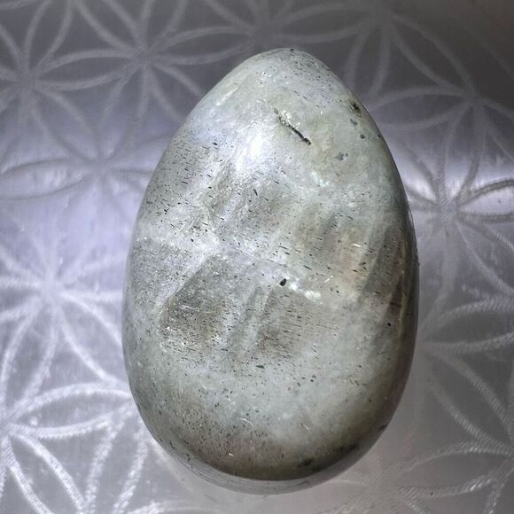Labradorite‎ Crystal Egg Meditation Stone - Picture 3 of 8
